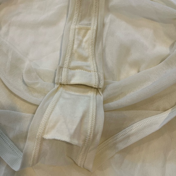 SKIMS Summer Mesh Cream Women's Short Sleeve Bodysuit - Picture 6 of 6